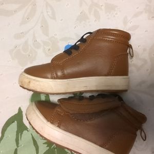 Boys shoes